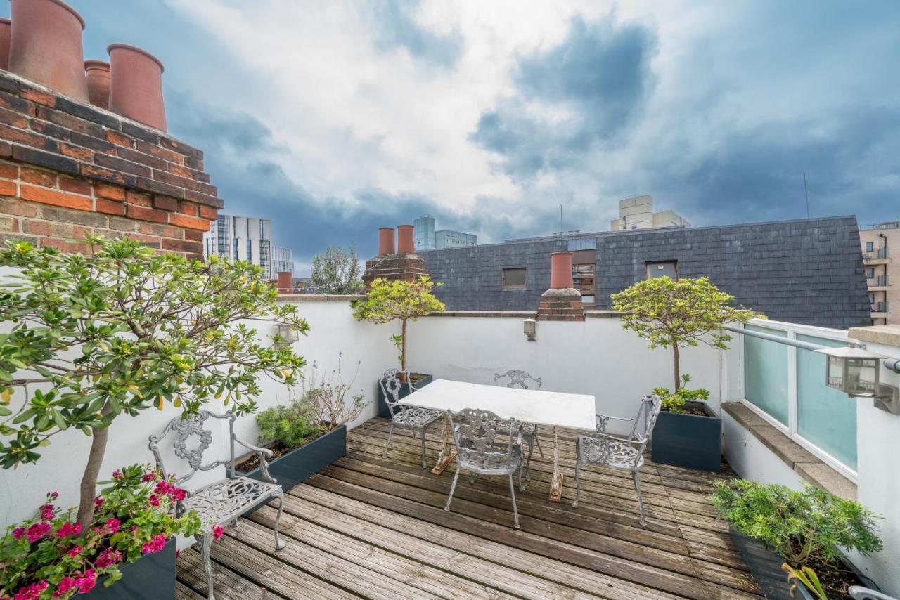 Modern Near Battersea Park * London